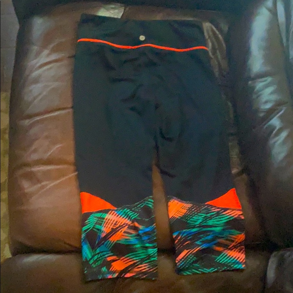 Girls size XL (14-16) Avia leggings!